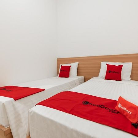 Reddoorz @ Graha Cemerlang Maros Kallikalli Exterior photo