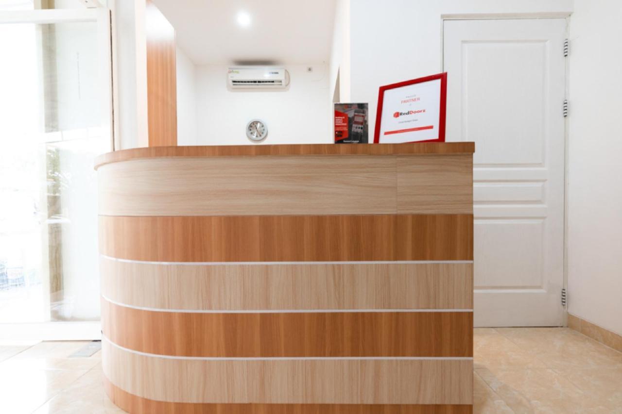 Reddoorz @ Graha Cemerlang Maros Kallikalli Exterior photo