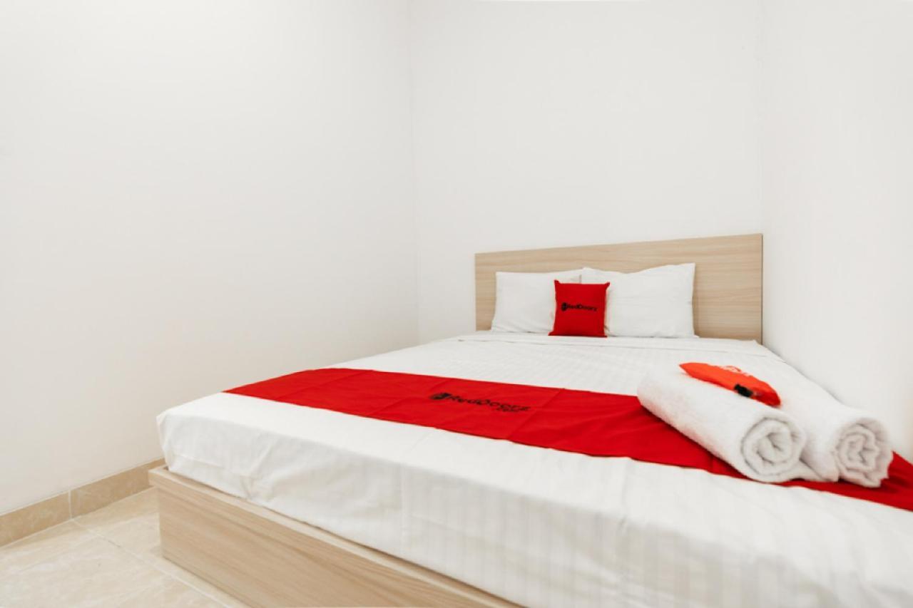 Reddoorz @ Graha Cemerlang Maros Kallikalli Exterior photo