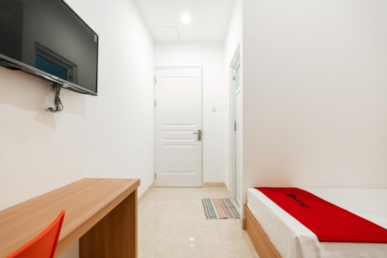 Reddoorz @ Graha Cemerlang Maros Kallikalli Exterior photo