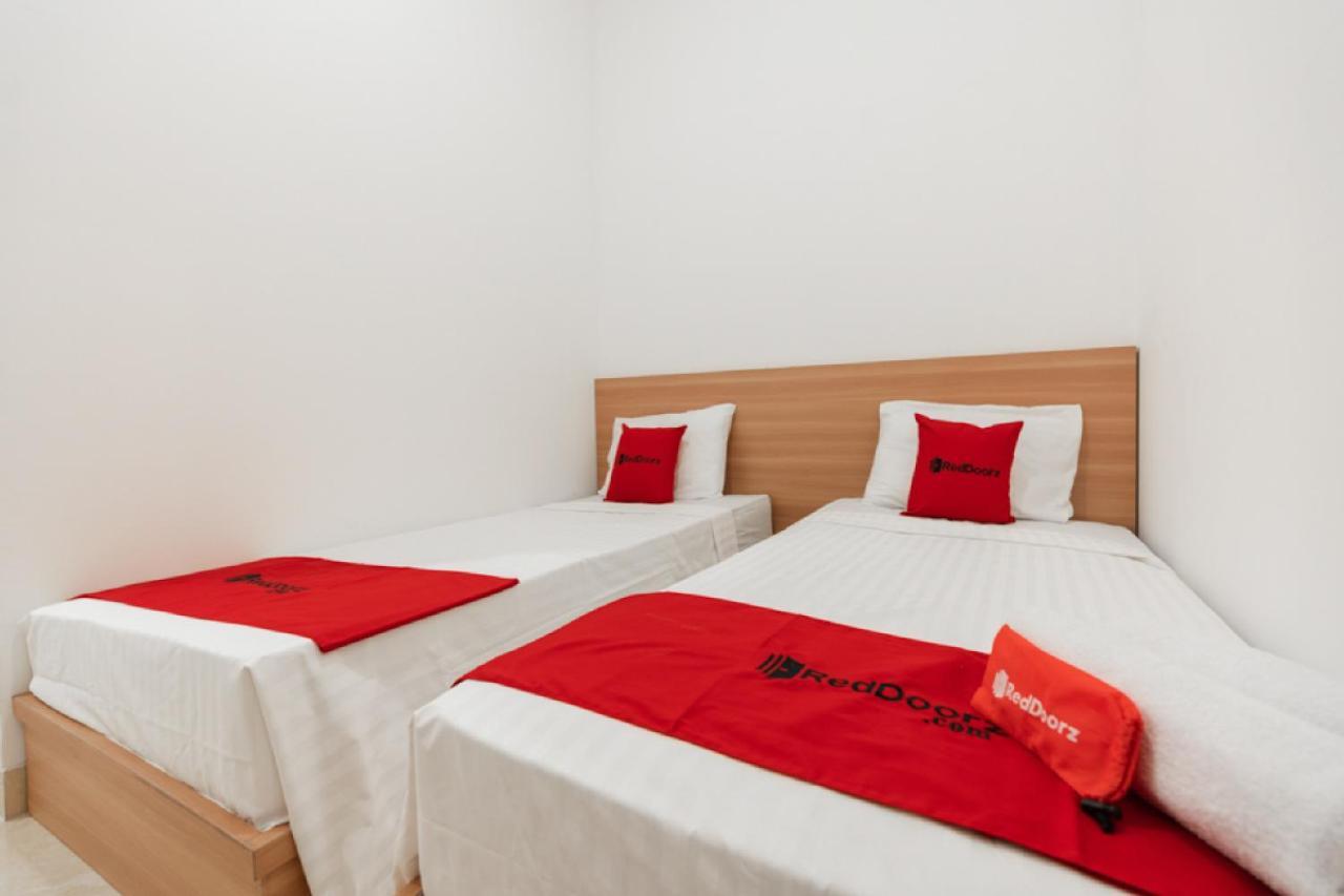 Reddoorz @ Graha Cemerlang Maros Kallikalli Exterior photo