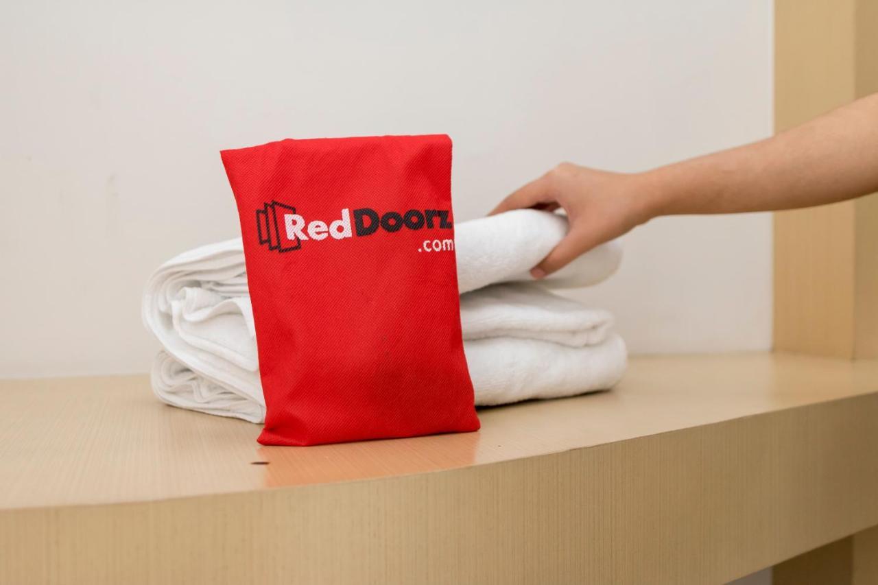 Reddoorz @ Graha Cemerlang Maros Kallikalli Exterior photo